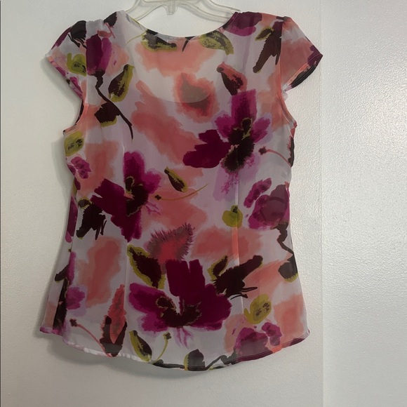 Floral Ruffle Blouse - Picture 2 of 3